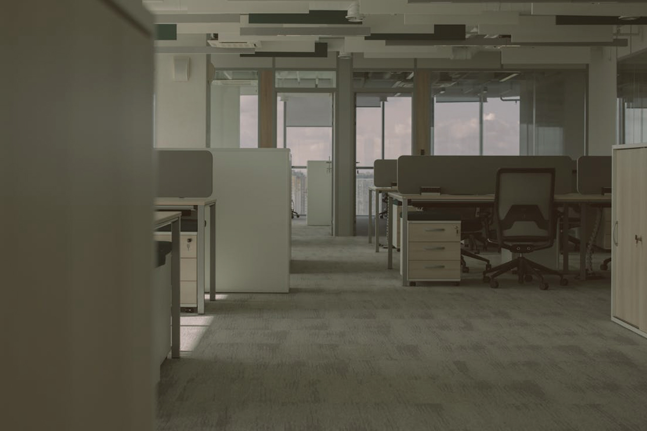 Alt Text: Mudanza de oficinas por cambios estructurales en Madrid.