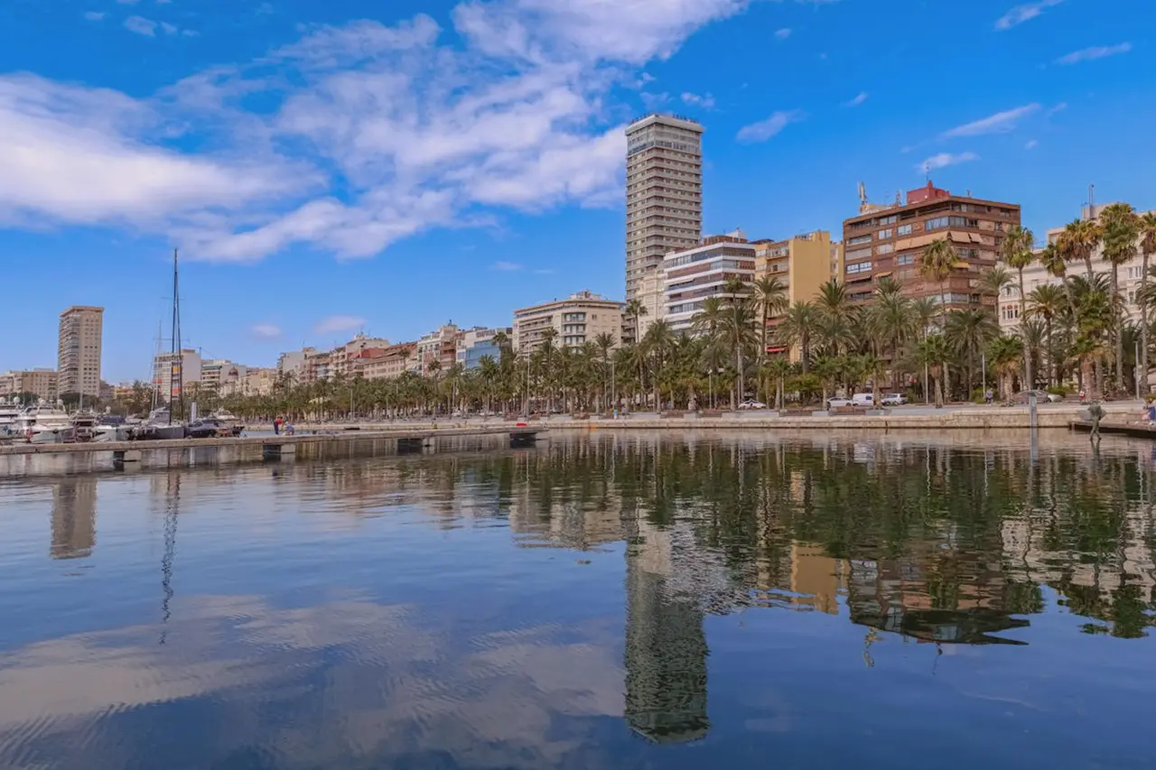 Servicio de mudanza de Madrid a Alicante, seguro y profesional.