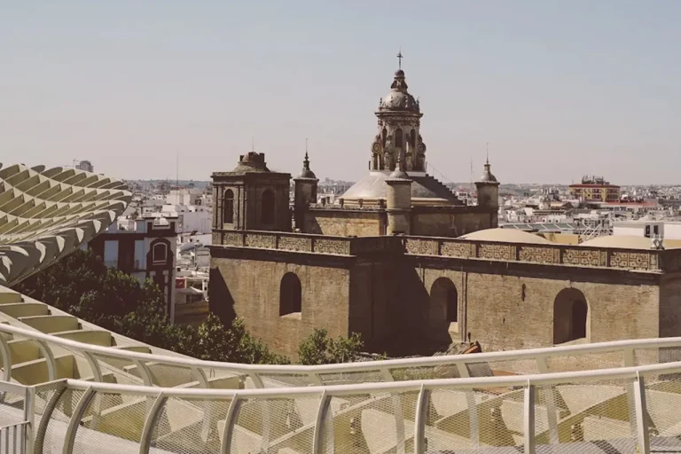Mudanza de Madrid a Sevilla con Movexperts.es: Servicio rápido y fiable.
