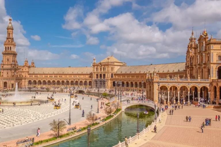 Mudanzas Sevilla-Madrid con Movexperts.es: Transporte seguro y eficiente.