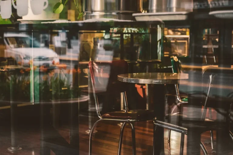 Traslado de cafeterías en Madrid con servicios especializados de mudanza.