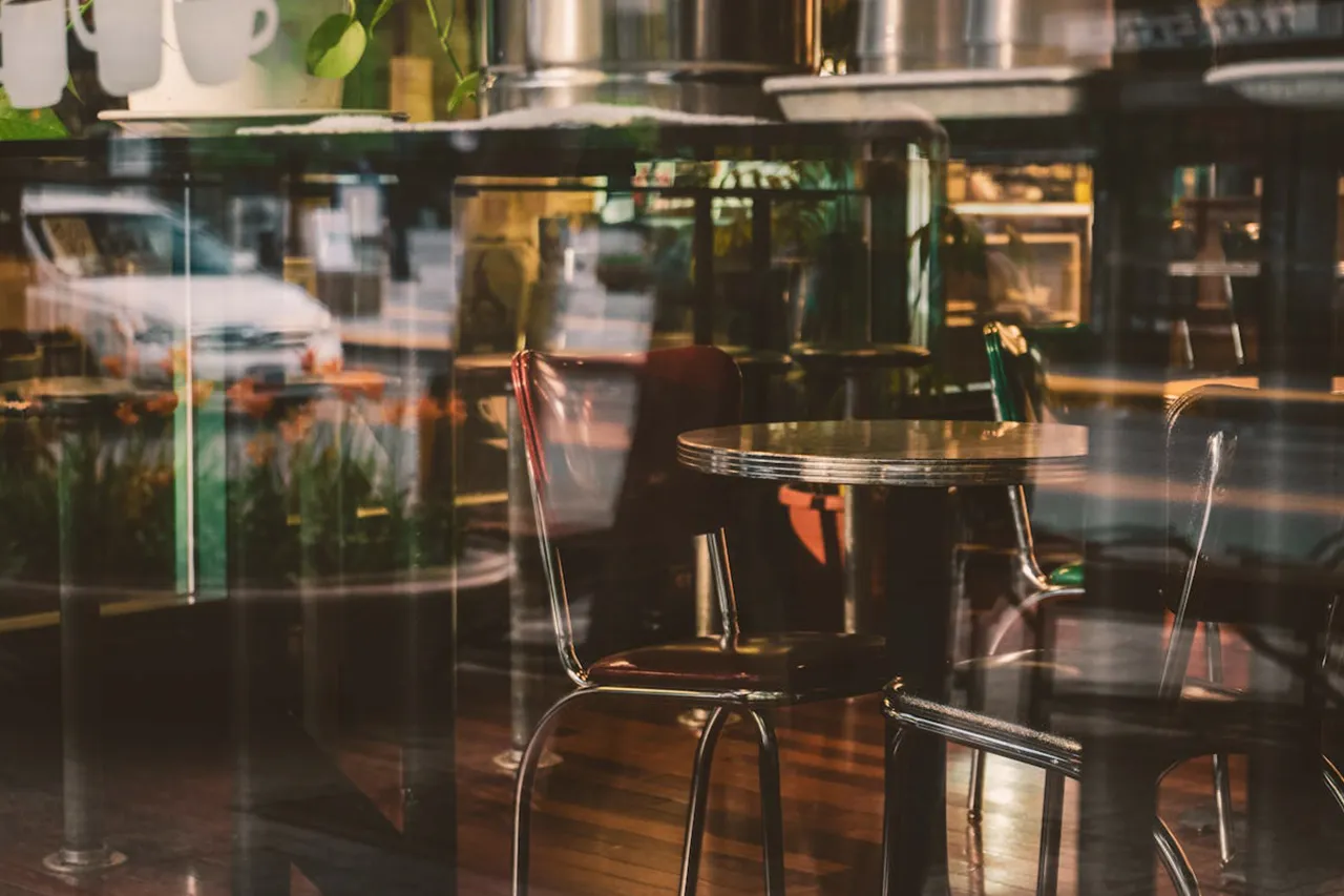 Traslado de cafeterías en Madrid con servicios especializados de mudanza.