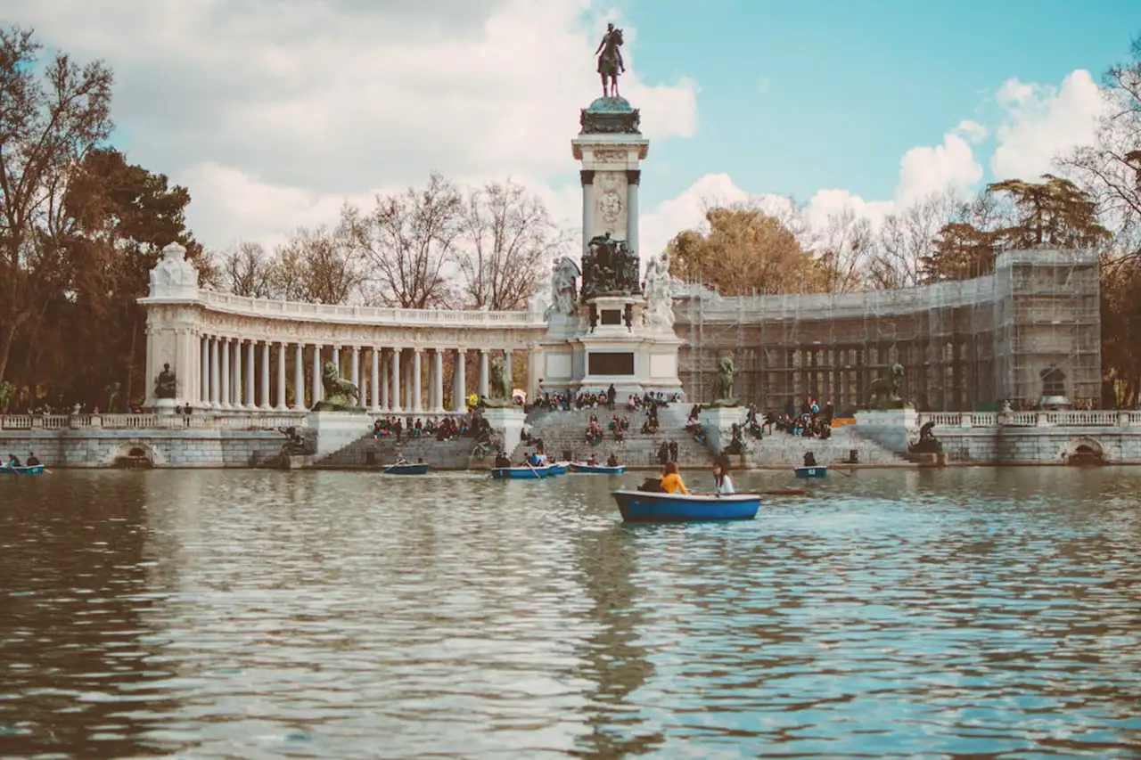 Mudanzas en Barrio Retiro Madrid con Movexperts.es