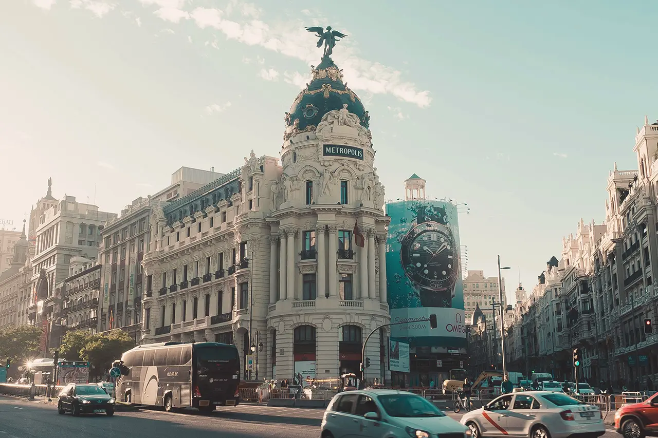 Mudanzas de Oficinas en Madrid. Mudanzas despachos en Madrid con MovExperts.