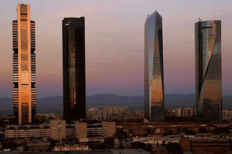 Empresa especializada en mudanzas en Madrid de oficinas.